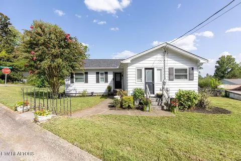 101 Norwood Ln, Oak Ridge, TN 37830