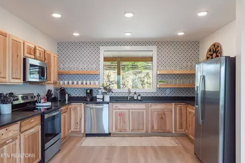 Kitchen - 875 Shell Mountain Rd, Sevierville, TN 37876 photo 1 of 5