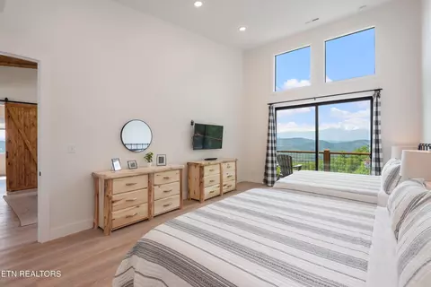 Bedroom - 875 Shell Mountain Rd, Sevierville, TN 37876 photo 3 of 6