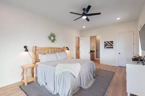 Bedroom - 875 Shell Mountain Rd, Sevierville, TN 37876 photo 2 of 6