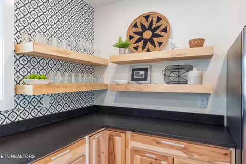 Kitchen - 875 Shell Mountain Rd, Sevierville, TN 37876 photo 3 of 5
