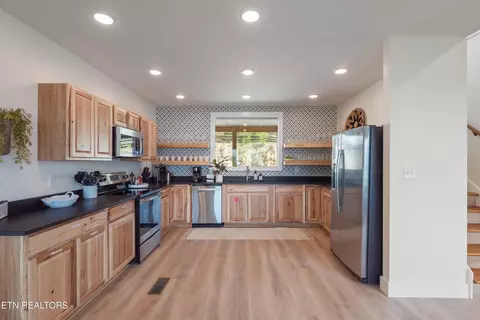 Kitchen - 875 Shell Mountain Rd, Sevierville, TN 37876 photo 2 of 5