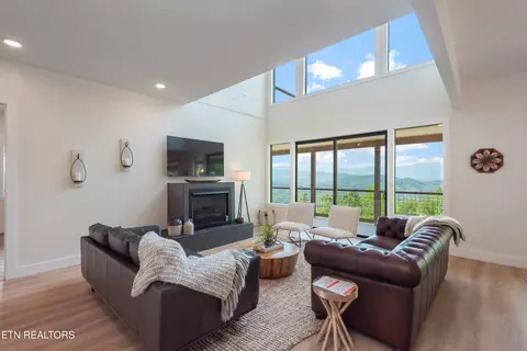 Living - 875 Shell Mountain Rd, Sevierville, TN 37876 photo 1 of 4