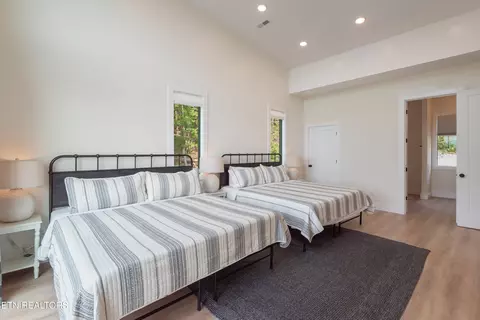 Bedroom - 875 Shell Mountain Rd, Sevierville, TN 37876 photo 4 of 6