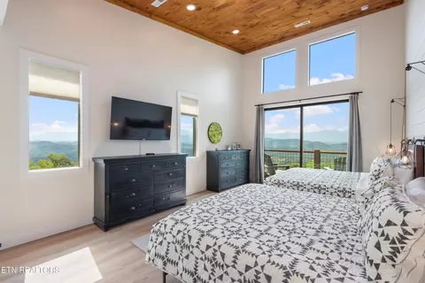 Bedroom - 875 Shell Mountain Rd, Sevierville, TN 37876 photo 5 of 6