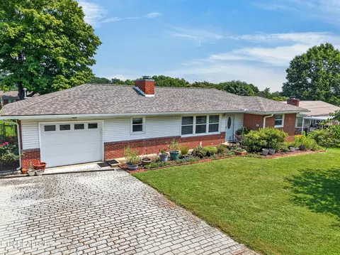 509 Scenic Dr, Clinton, TN 37716