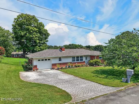 509 Scenic Dr, Clinton, TN 37716