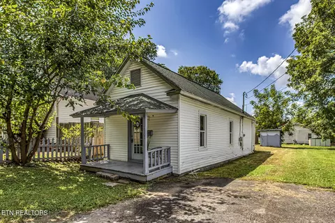 2701 Barton St, Knoxville, TN 37917