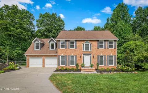 1301 Shadybrook Cove Ln, Knoxville, TN 37922