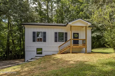 329 Old Emory Rd, Clinton, TN 37716