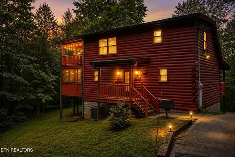 1904 Rhododendron Ln, Sevierville, TN 37876