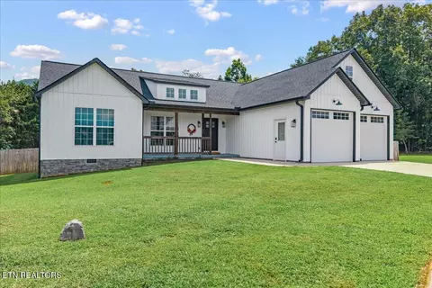 110 Waterstone Ct, Benton, TN 37307