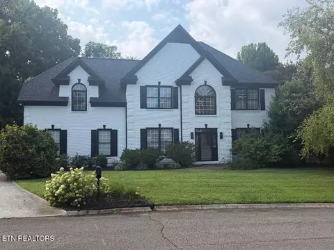 8206 Glenrothes Blvd, Knoxville, TN 37909