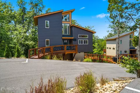 Exterior - 2385 Forge Hideaway Loop UNIT 4, Pigeon Forge, TN 37863 photo 2 of 4