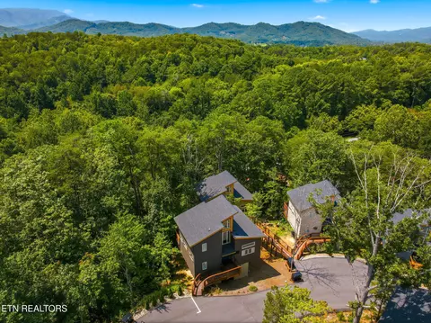 View/Area - 2385 Forge Hideaway Loop UNIT 4, Pigeon Forge, TN 37863 photo 2 of 8