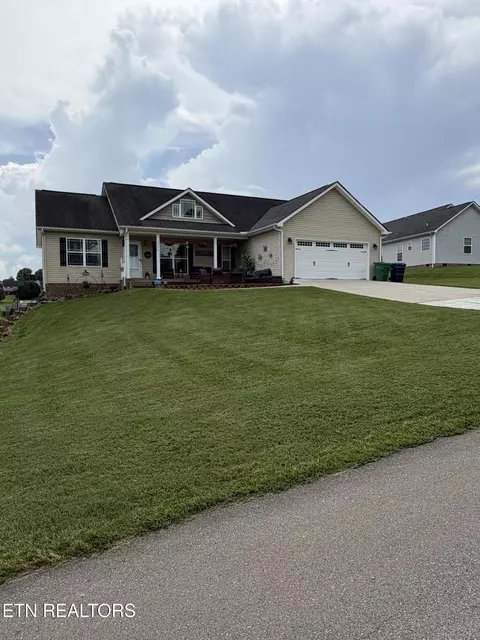 2566 Howerton Dr, Morristown, TN 37814