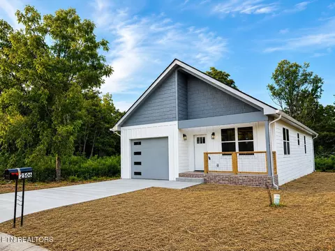 2506 Limestone Ct, Sevierville, TN 37876