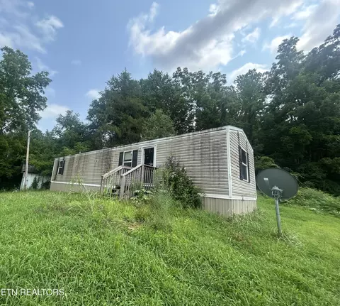 112 Stiner Shores Rd, Sharps Chapel, TN 37866