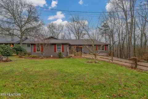 166 Canterbury Dr, Crossville, TN 38558