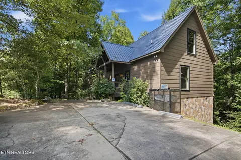 1712 Quail Hollow Way, Sevierville, TN 37876
