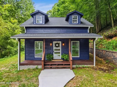 3539 Woodgrove Ln, Maryville, TN 37803