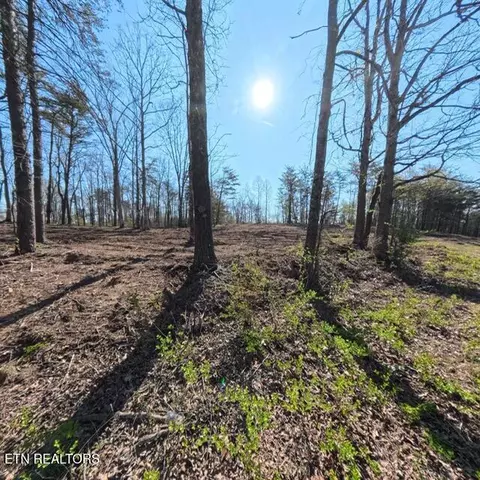 5 Claysville Road, Crossville, TN 38571