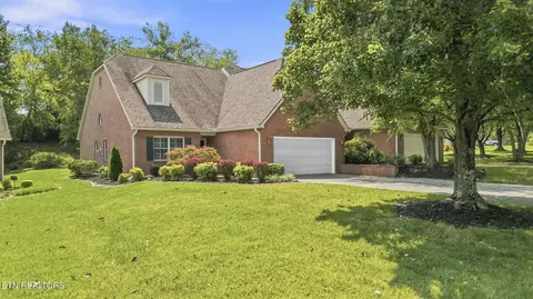 367 Paine Lake Dr, Sevierville, TN 37862