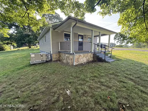 1703 Richardson St, Athens, TN 37303