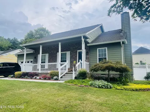 812 Summerdale Dr, Knoxville, TN 37934