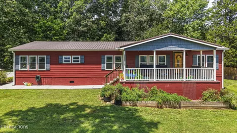 1048 Cook Dr, Loudon, TN 37774