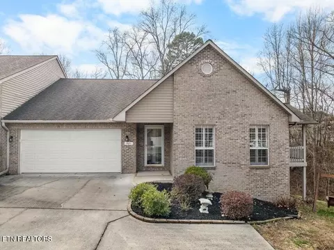 921 Mercer Dr, Maryville, TN 37801