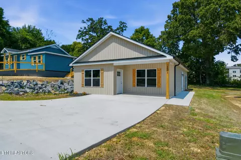 1571 NE Strawberry Ln, Cleveland, TN 37311