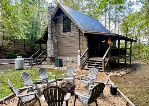 1060 Sunrise Blvd, Sevierville, TN 37862