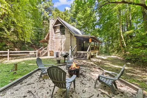 1060 Sunrise Blvd, Sevierville, TN 37862