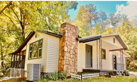 139 Branam Hollow Ln, Gatlinburg, TN 37738