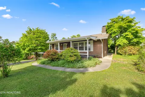 1141 Sanders Rd, Knoxville, TN 37923