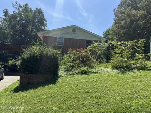 1107 Vermont Ave, Etowah, TN 37331