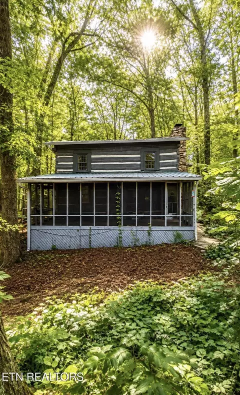 421 Nola Dr, Seymour, TN 37865