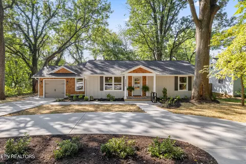 3044 Kenilworth Ln, Knoxville, TN 37917