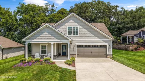 153 Cedar Branch Tr, Lenoir City, TN 37772