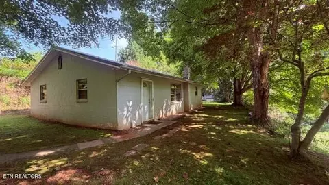 937 Misty Valley Rd, Friendsville, TN 37737