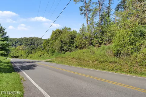 1809 Alpine Dr, Sevierville, TN 37876