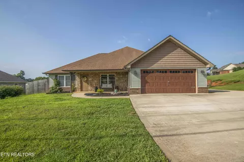 1125 Walker Rd, Maryville, TN 37801