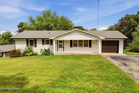 1214 Michaels Ln, Knoxville, TN 37912