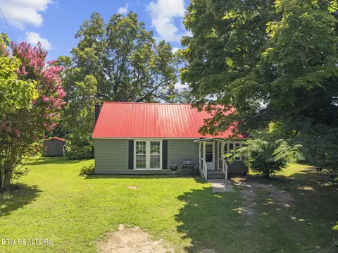 384 Woodlee St, Spencer, TN 38585