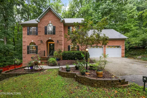 10904 Sallings Rd, Knoxville, TN 37922