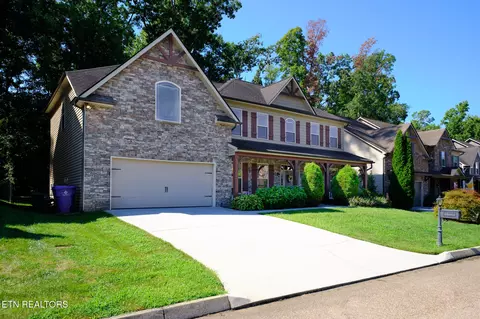 1111 Front Royal Ln, Knoxville, TN 37922