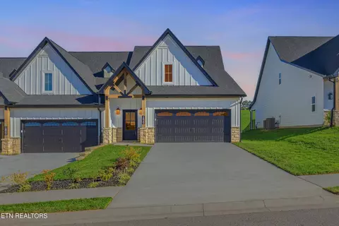 1820 Poplar Springs Pl, Maryville, TN 37803