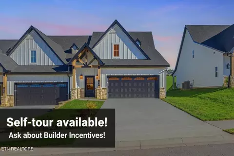1820 Poplar Springs Pl, Maryville, TN 37803