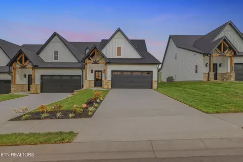 1820 Poplar Springs Pl, Maryville, TN 37803